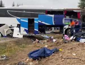 Eskişehir’de yolcu otobüsü devrildi! Ölü ve yaralılar var