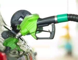 Petrol beklenen düşüş akaryakıt fiyatlarını da aşağı çekebilir