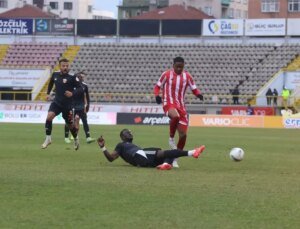 Boluspor, Adanaspor’u 3-1 ile Geçti