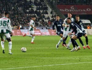 Konyaspor ve Fenerbahçe İlk Yarıda Eşitliği Sağladı